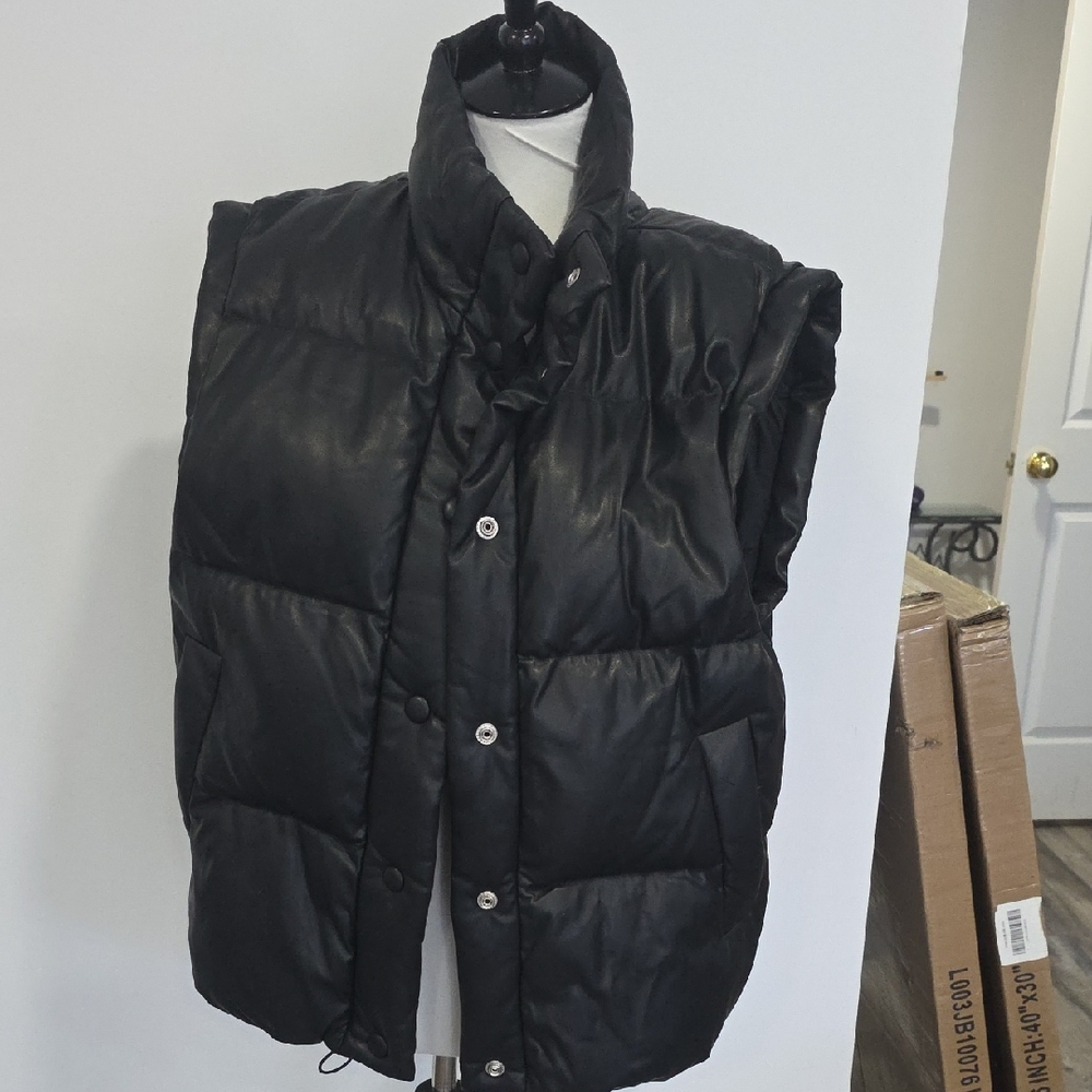 Evereve Sleek Black Outerwear